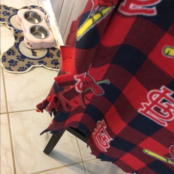 St Louis Cardinals throw - Picture 3 of 5